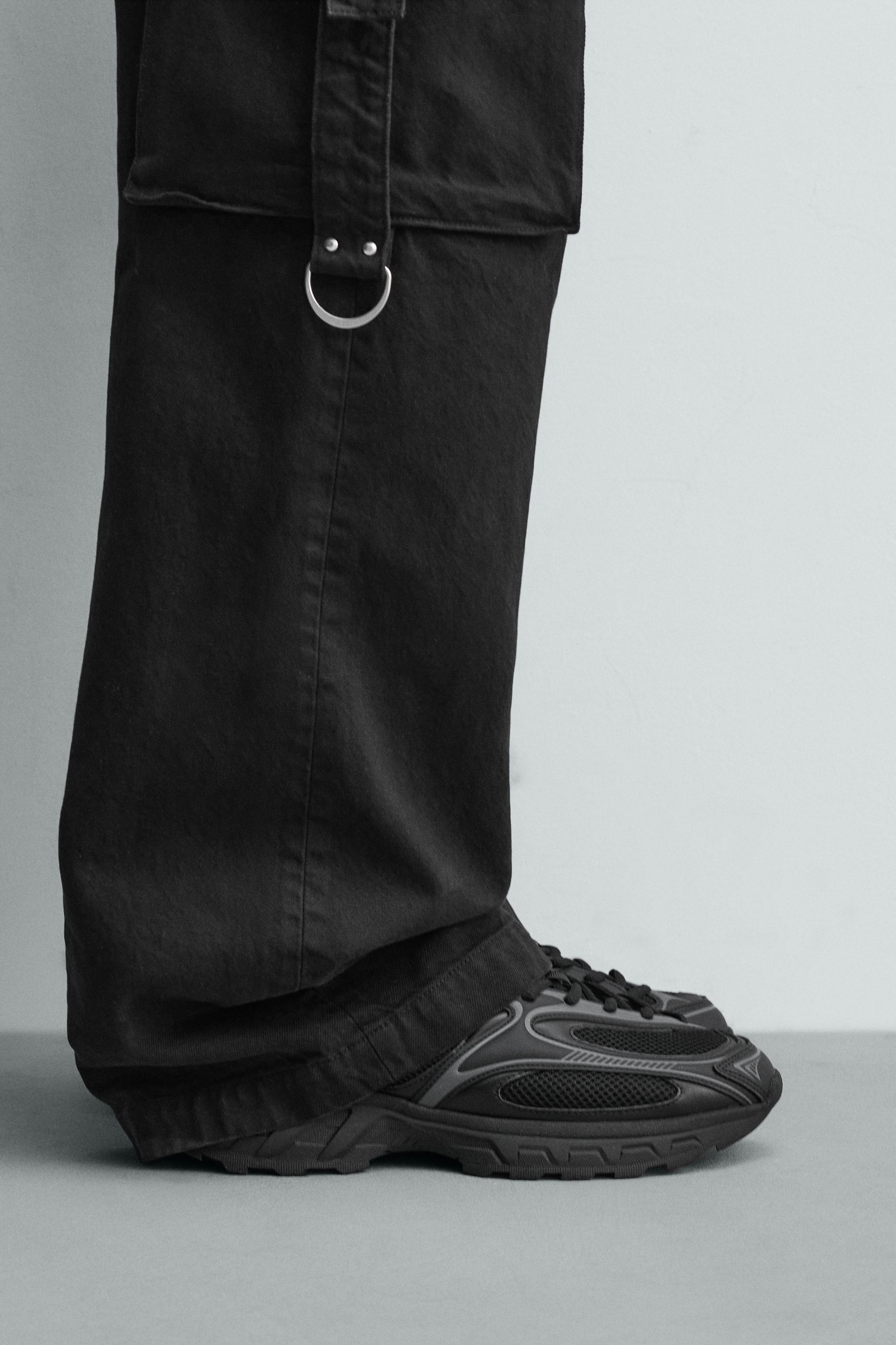 CHUNKY SOLE SNEAKERS